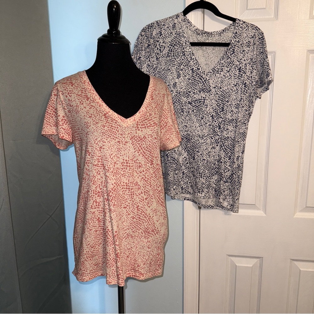 GAP Women's Short Sleeve V-Neck Tops